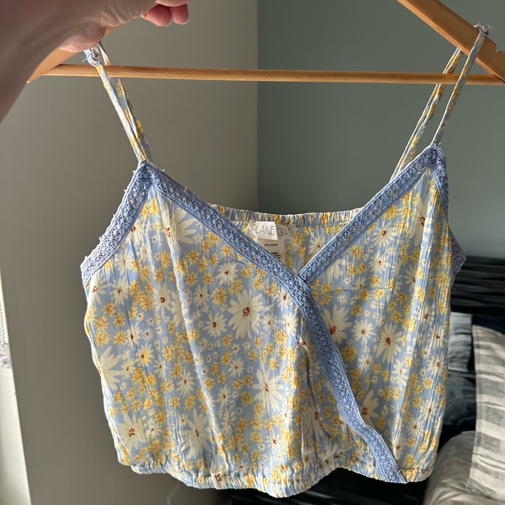 Planet Gold Summer Crop Top, used like new, size M